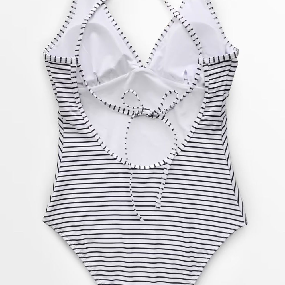 CUPSHE Black And White Stripe V-neck One Piece Swimsuit - Picture 4 of 6